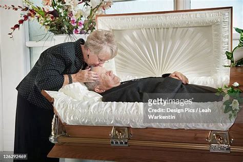Closed Casket Funeral Photos And Premium High Res Pictures Getty Images