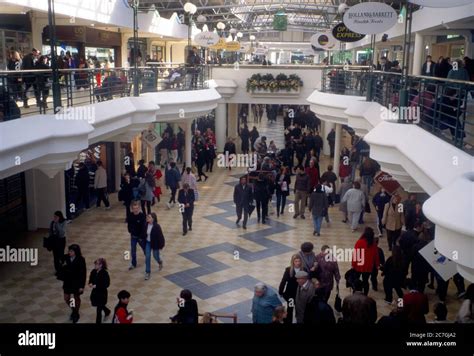 Croydon Surrey England Crowd Shopping In Whitt Centre Stock Photo