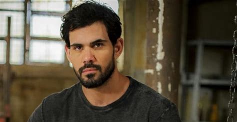 More images for ator brasileiro globo » Ator da Globo é acusado de preconceito contra nordestinos em rede social