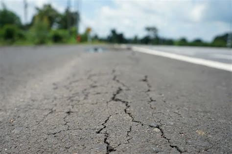 3 Types Of Cracks In Asphalt Pavement Jr Paving