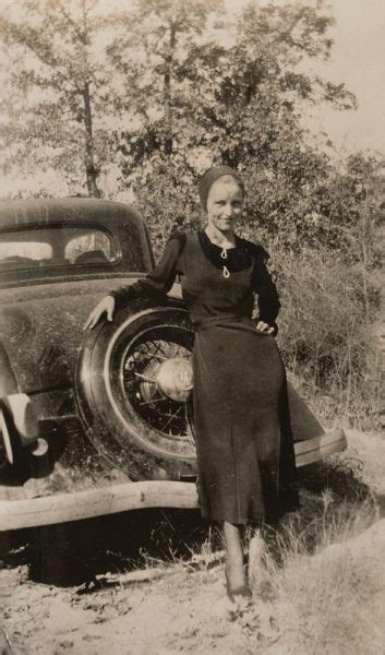Rare Photo Of Bonnie Parker Bonnie Clyde Bonnie Parker Bonnie N Clyde