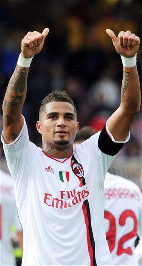 Il prononce l'envie de rester à milan, mais le genoa ne fait pas mystère de ses envies de. Kevin Prince Boateng ( AC Milan ) - AC Milan Photo ...