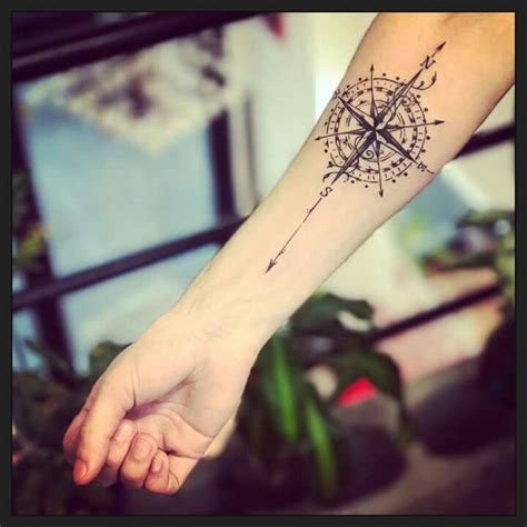 Pin Von Marisa Monteiro Auf Tatoo Kompass Tattoo Pfeil Tattoo Tätowierungen