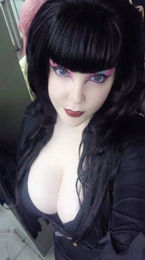 Some Awesome Elvira Cosplay Cleavage Foto Porno Eporner