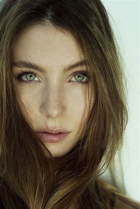 Green Eyed Girls Are Truly A Rare And Amazing Breed Thechive
