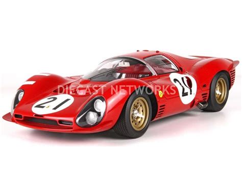Ferrari 330 p3 an evolution of the 330 p2, the p3 featured a new tubular chassis with a fibreglass tub: FERRARI 330 P3 - LE MANS 1966 - LITTLE BOLIDE
