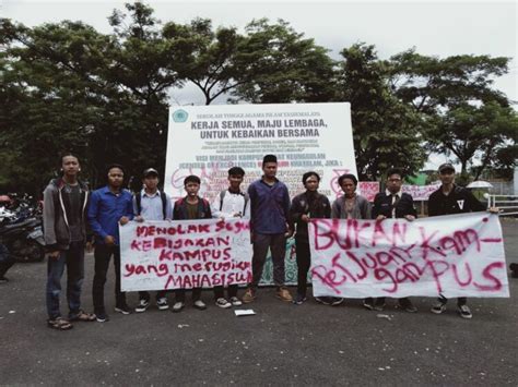 Uang Kuliah Naik Mahasiswa Demo Kapolid