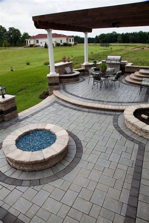 Perfect paving slab for modern poolsides and backyard design, blu grande smooth is a large concrete patio stone available in multiple colors. Outdoor living by Unilock with Richcliff paver | Pavers ...