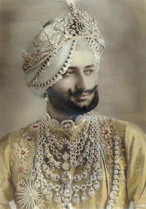 Local Style Jewelry And Dress Of The Maharajahs Of India