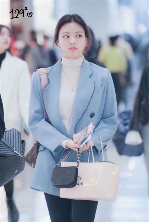 Itzys Yuna Turned The Airport Into A Runway With Her Most Recent