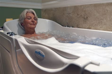 The soaking tub will probably be a bit cheaper, $500 or so, give or take. The Pleasure of a Jetted Tub Without the Risk of a Dreaded ...