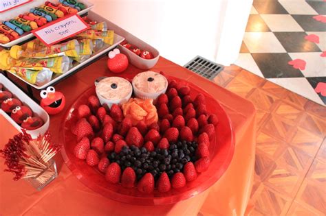 Don't be scared to improvise if you don't have an actual canopy bed. Connor's World - Elmo Themed 2nd Birthday - Project Nursery