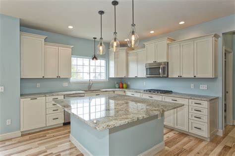 What Color Walls With Off White Kitchen Cabinets
