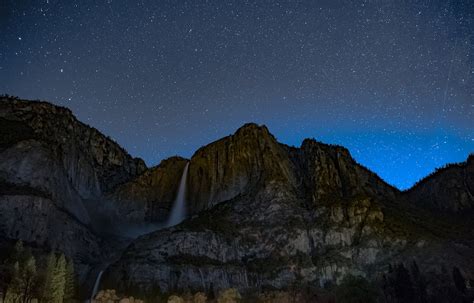 Waterfall At Night Pictures Download Free Images On Unsplash