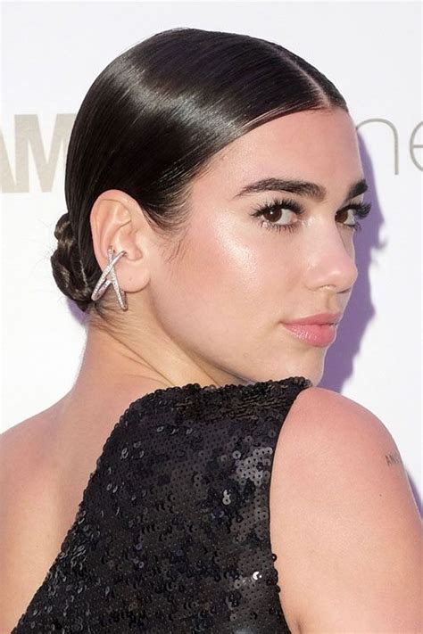 The don't start now singer just took to instagram on july she completed the look with black trouser pants with an oversized chain at the waist. Dua Lipa🧡💋🧡@Electricity⚡ Hairstyles & Hair Colors | Steal ...