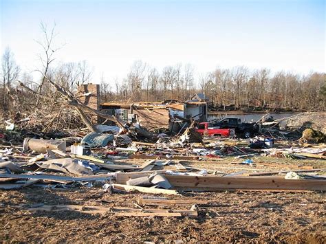 Help Victims Of The Alabama Tornado The Giggle Guide Features