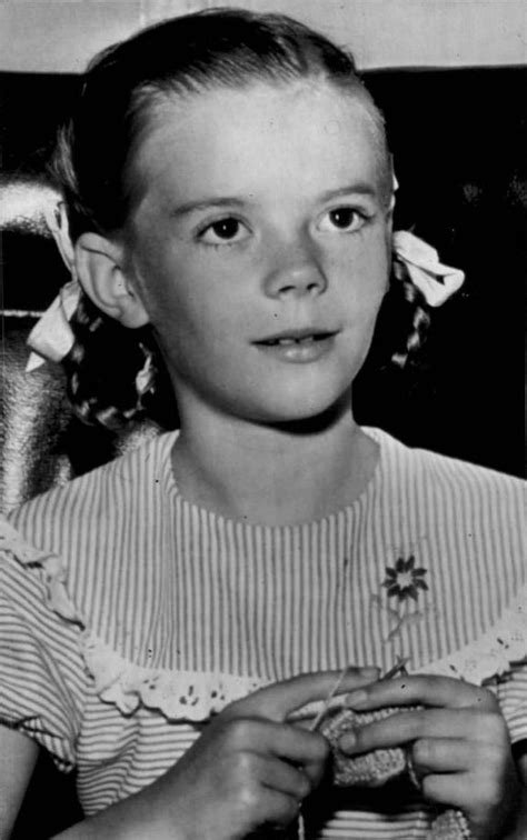 Natalie Wood 1947 Natalie Wood Childhood Photos Classic Christmas