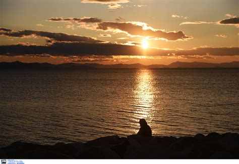 Ο τάσος αρνιακός μας ενημερώνει καθημερινά για τον καιρό. Καιρός αύριο: Επιτέλους... ηρεμία μετά από Ζηνοβία και ...
