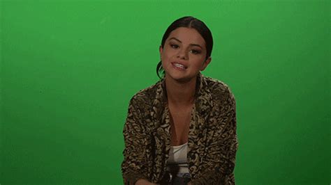 Selena Gomez Kiss S Find And Share On Giphy