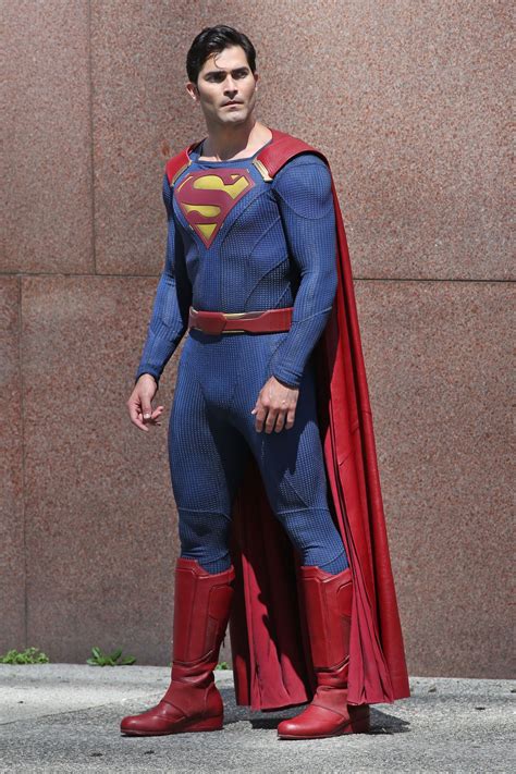 First Look At Tyler Hoechlin As Superman Supergirl Maid Of Might
