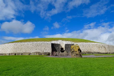 Newgrange And Knowth Unearthing The Neolithic Past Of Ireland — Arw© Travels