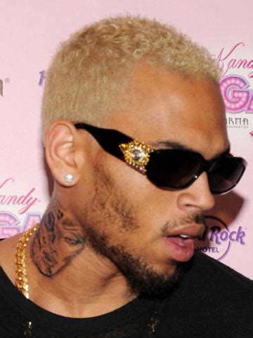 Chris brown's blonde hair is a great style to copy if you are a fashionable guy with darker skin tones. Five idiotic things you didn't know Chris Brown had done ...