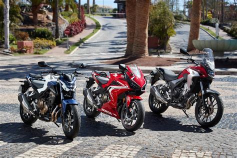 The honda cb500x started life in 2013 as a midsize commuter without a lot of personality, but customers quickly saw the potential for more. Honda CBR 500 R, CB 500 F e CB 500 X, PROVA SU STRADA tripla