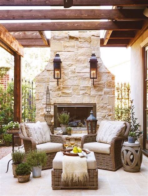 Outdoor fireplaces set the scene to dine alfresco and provide warmth for outside gatherings on cool nights. Creative Outdoor Fireplace Designs and Ideas