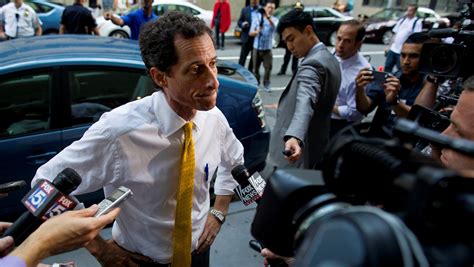 Weiner Says He Texted 10 Women Stays In Nyc Mayor Race