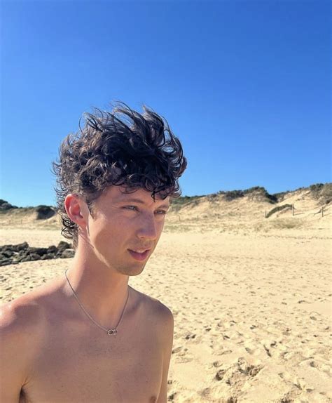 Troye Sivan Updates On Twitter Troye On His Instagram
