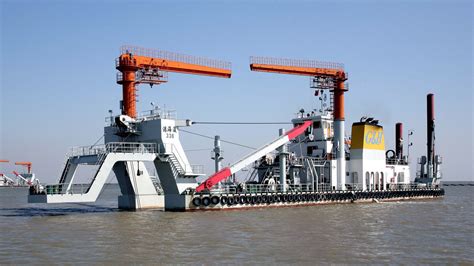 Flour, eggs, then bread crumbs. Cutter-suction dredge special vessel - 7025 - Royal IHC