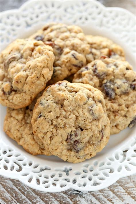 Soft And Chewy Oatmeal Raisin Cookies