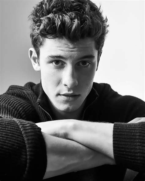 Shawn Mendes Is So Handsome Shawn Mendes ️ Pinterest Chicos