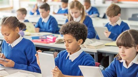 Poor Pupils Less Likely To Be At Outstanding Primary Bbc News