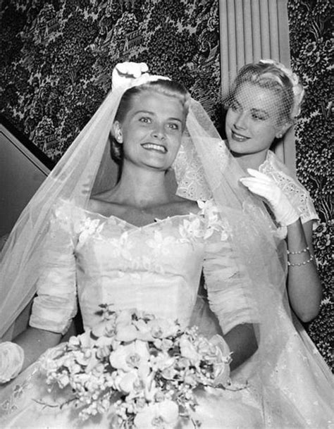 Grace Kelly And Her Sister Lizanne With Images Princess Grace Kelly