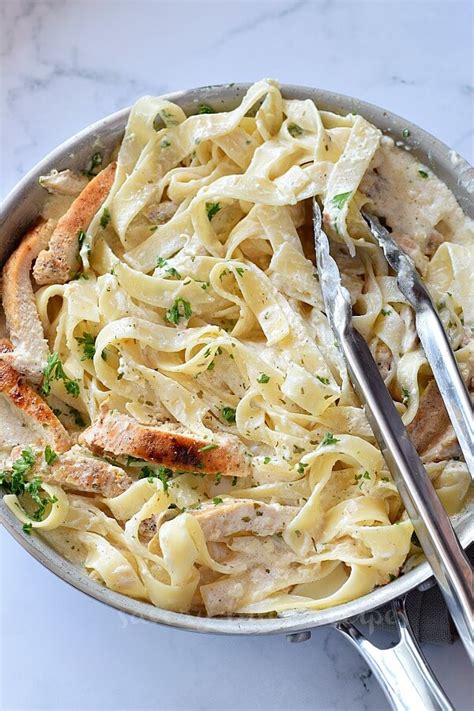 How To Make Chicken Alfredo Pasta With Jar Sauce Foodrecipestory