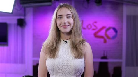 Entrevistamos A Alissa La Chica Rusa Que Canta Pablo Alborán Youtube