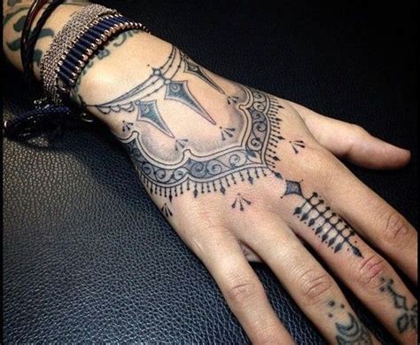 Stunning Maori Tattoo Designs For Hands Tribal Hand Tattoos Mandala