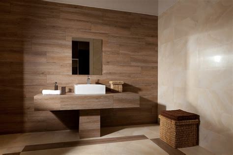 Azulejos diseño madera, un toque natural para tu baño.