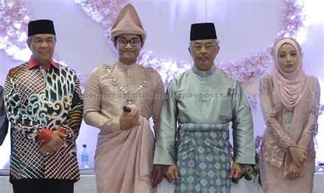 Tengku mahkota and regent of pahang abdullah was appointed as the tengku mahkota, the crown prince of pahang on julia rais. Tengku Abdullah rai perkahwinan anak sulung Ketua UMNO ...
