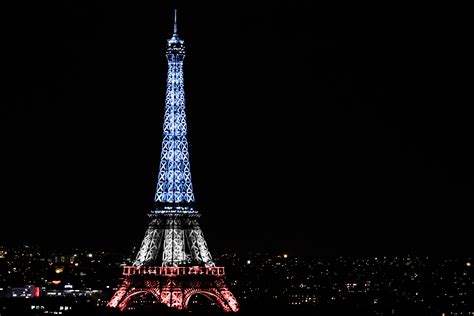 Eiffel Tower Paris France Night Wallpapers Hd Wallpapers