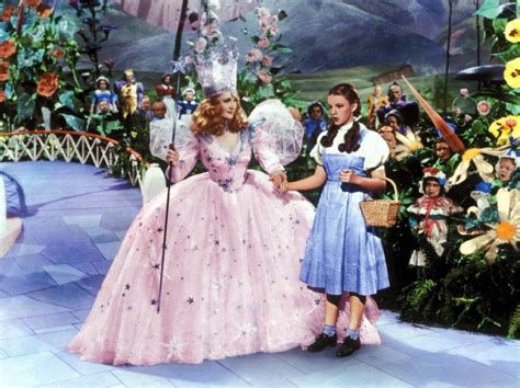 The Wizard Of Oz Judy Garlands Dorothy Dress Sells For 156m Metro