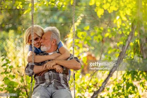 Swinging Wife Photos Et Images De Collection Getty Images