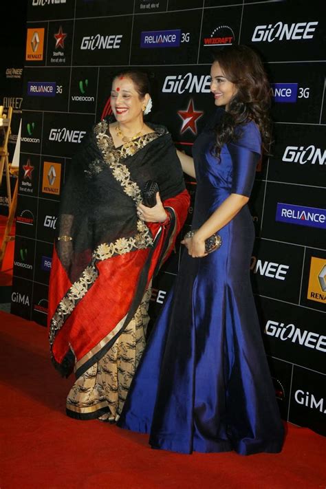 Sonakshi Sinha At 5th Annual Global Indian Music Awards In Mumbai Hot Girls Go Down