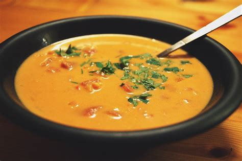 Rote - Linsen -Suppe mit Kokosmilch