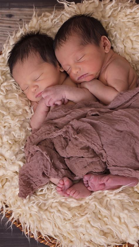 2160x3840 Twins Babies Sony Xperia Xxzz5 Premium Hd 4k Wallpapers