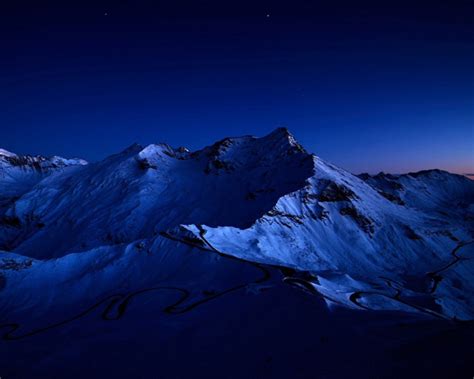 1280x1024 Dark Blue Sky Above Snow Covered Mountain 1280x1024