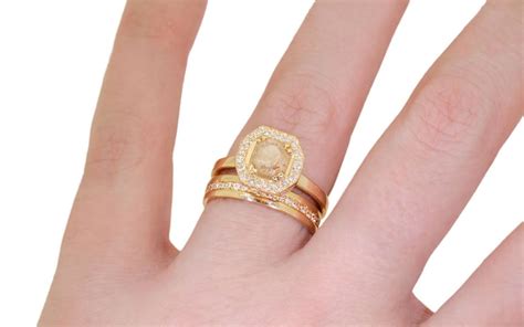 Katla Ring In Yellow Gold With 57 Carat Light Peach Diamond Chinchar