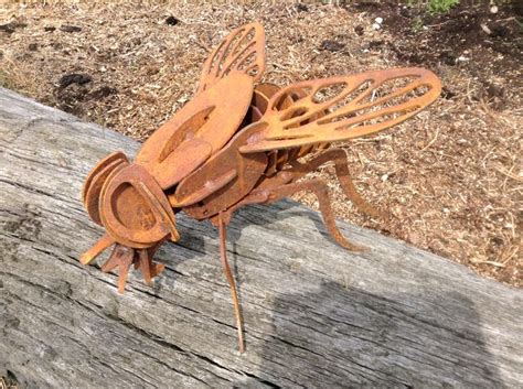 Pin Op 3d Insect Sculptures And Rusty Metal Garden Sculptures