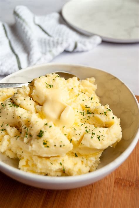 Mashed potatoes in a sentence and translation of mashed potatoes in spanish dictionary with audio pronunciation by dictionarist.com. Creamy Mashed Potatoes - Something Sweet Something Savoury